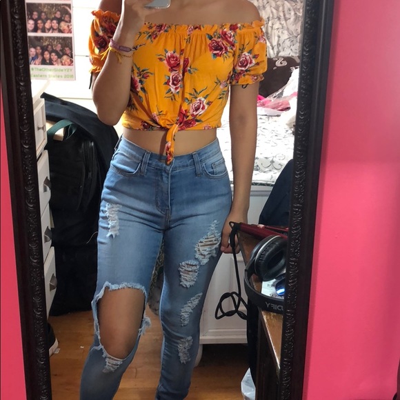 Fashion nova Ripped jeans - Picture 1 of 5